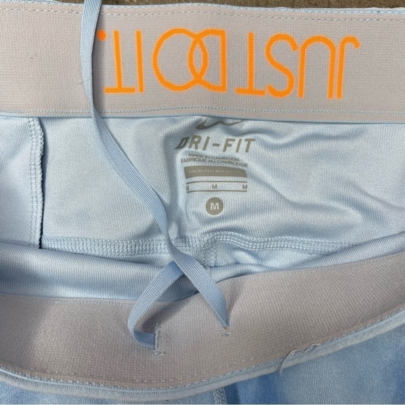 Nike Cropped Legging size Medium - Picture 5 of 11